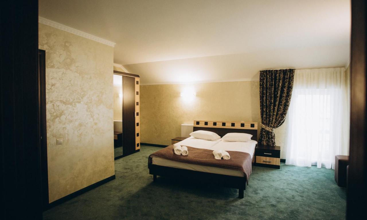 Hotel Роляда Tysmenytsia Zewnętrze zdjęcie