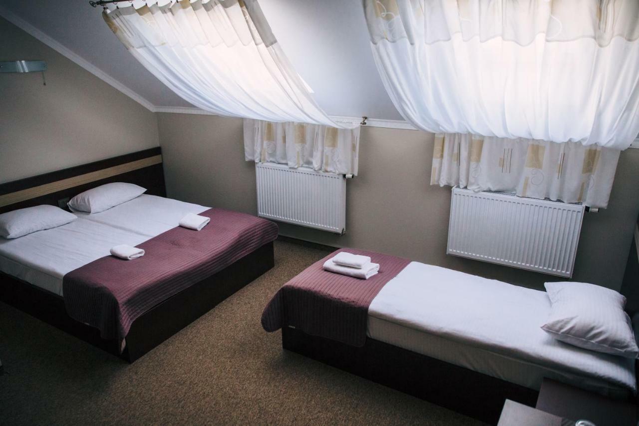 Hotel Роляда Tysmenytsia Zewnętrze zdjęcie