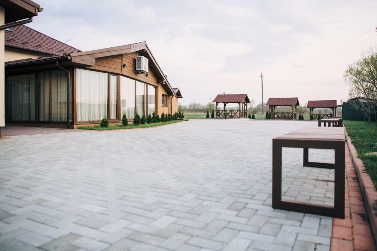 Hotel Роляда Tysmenytsia Zewnętrze zdjęcie