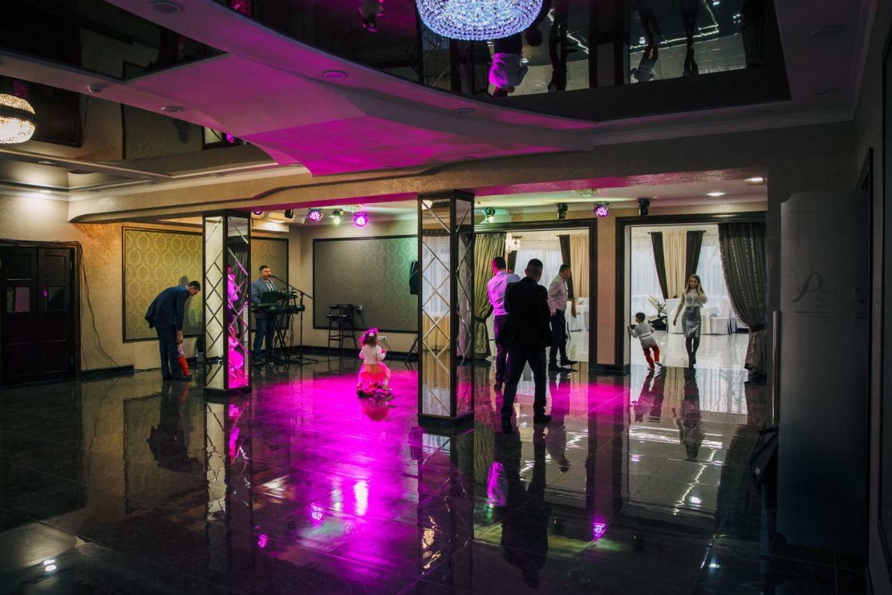 Hotel Роляда Tysmenytsia Zewnętrze zdjęcie