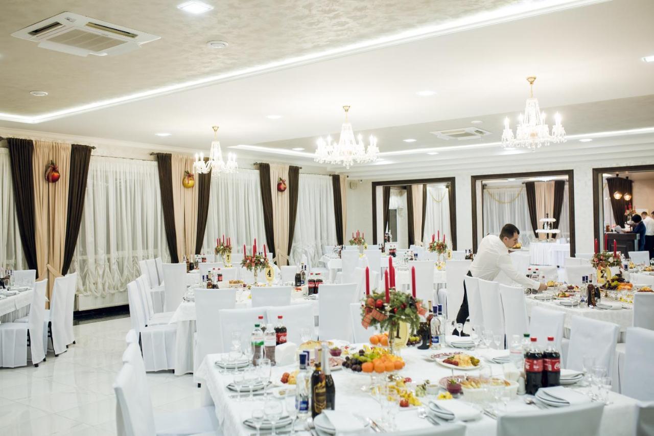 Hotel Роляда Tysmenytsia Zewnętrze zdjęcie