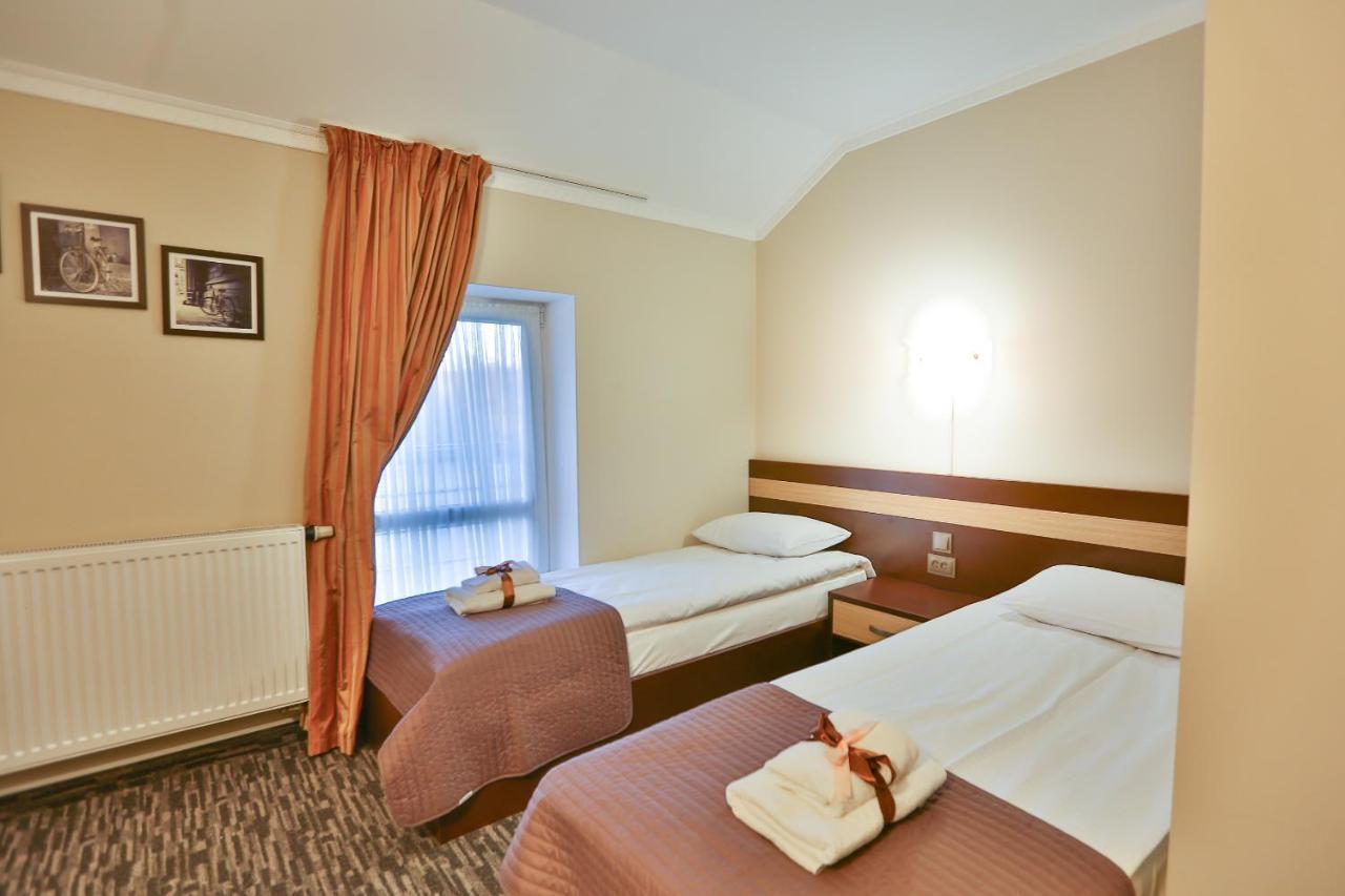 Hotel Роляда Tysmenytsia Zewnętrze zdjęcie