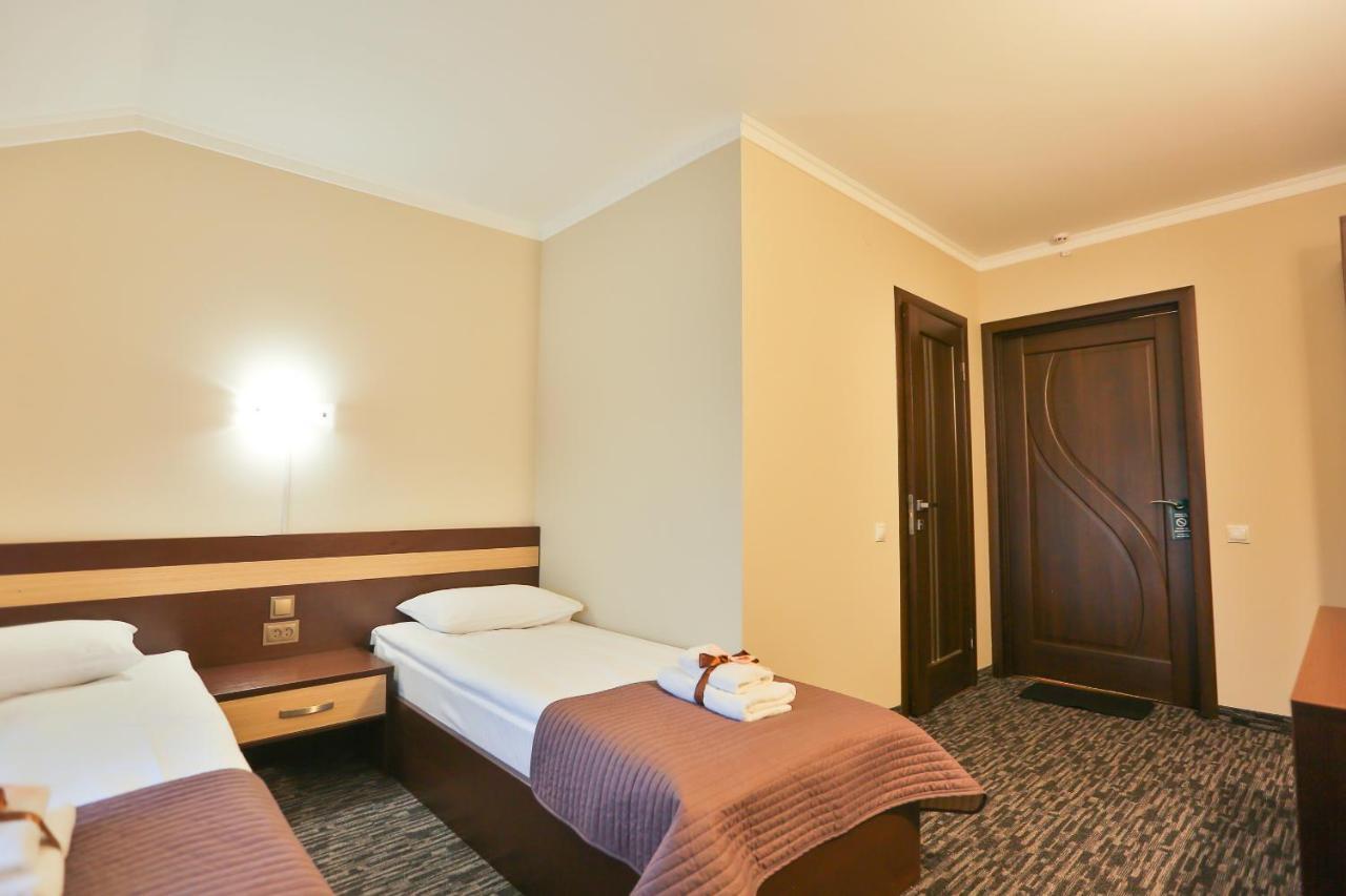 Hotel Роляда Tysmenytsia Zewnętrze zdjęcie