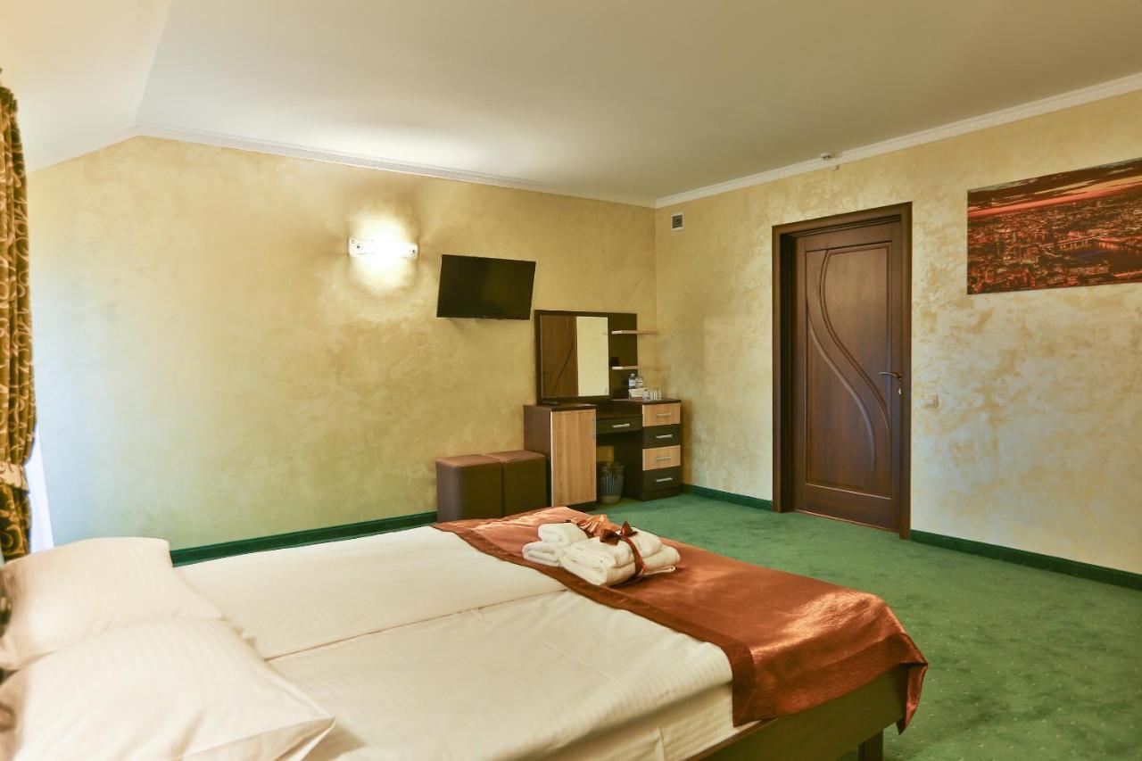 Hotel Роляда Tysmenytsia Zewnętrze zdjęcie