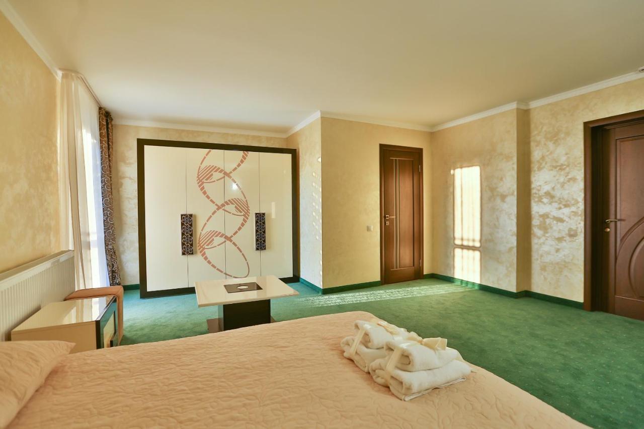 Hotel Роляда Tysmenytsia Zewnętrze zdjęcie