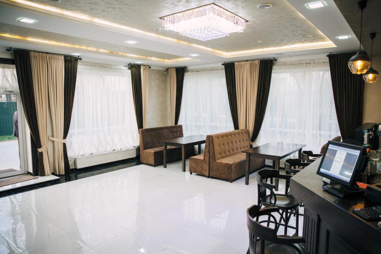 Hotel Роляда Tysmenytsia Zewnętrze zdjęcie